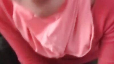 ஆசிய பெண் ஒரு பொது ரயிலில் அந்நியரால் பிடிக்கப்பட்டார்